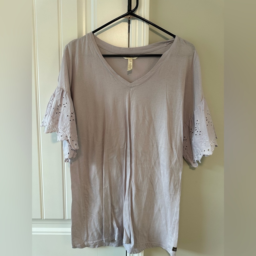 Matilda Jane Size Large Lavender Eyelet Sleeve Top